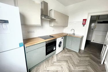 3 bed flat, 2 Lockyer Road,, Peverell, Plymouth, PL34RL - Image 4